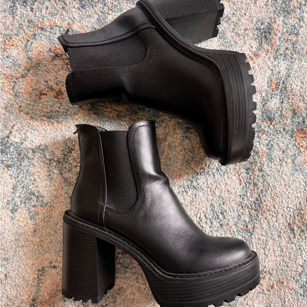 Madden Girl Black Heeled Chelsea Boots